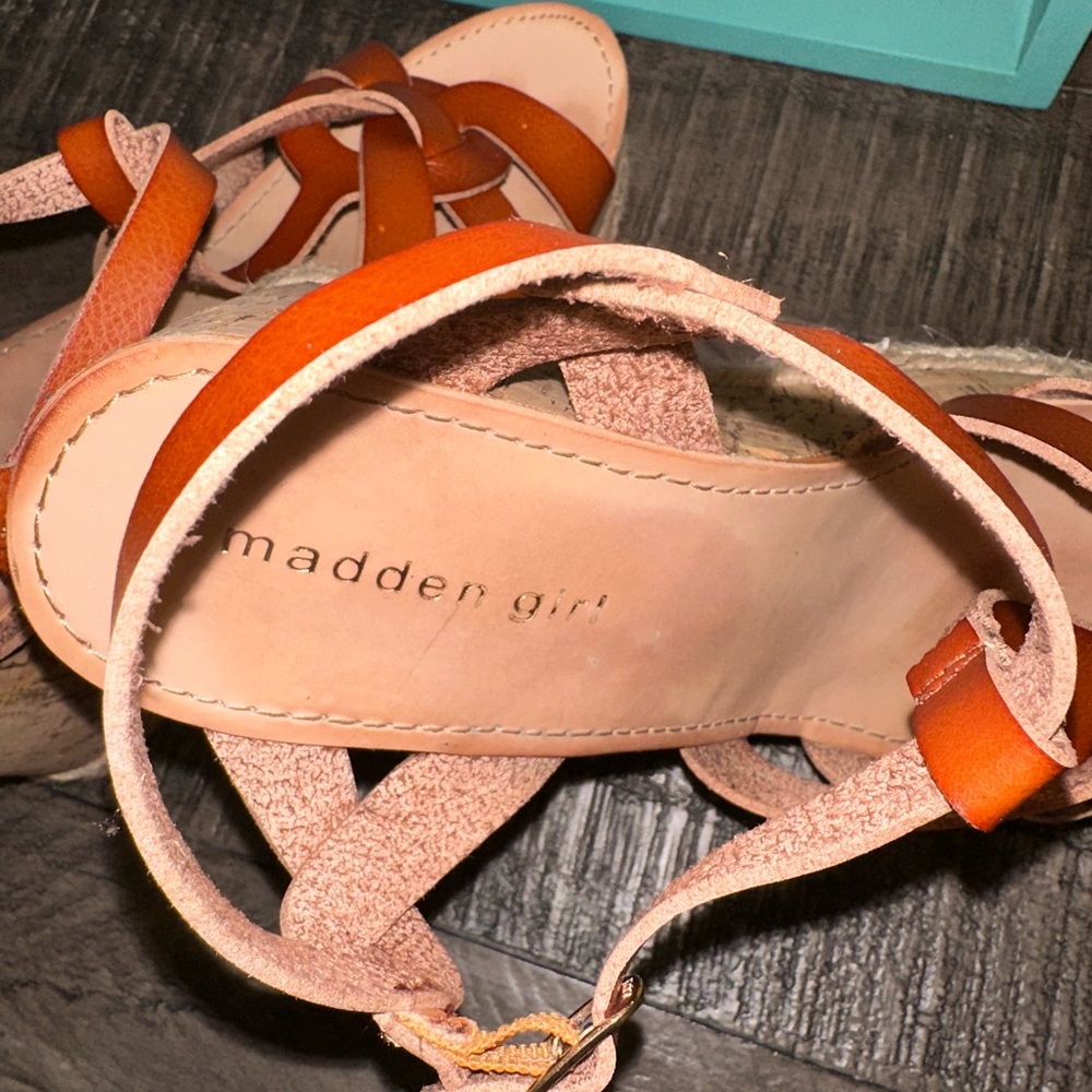 Madden Girl Wedges🌺 - Picture 10 of 16